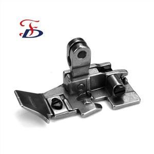 Деталі швейної машини оверлок 208504 Лапка